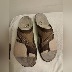 Womens Merrell Brown Slip-On Toe-Ring Sandals size 10